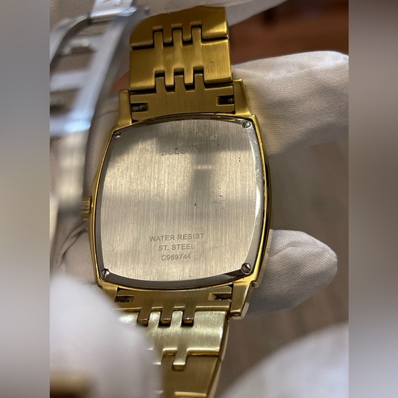 Bulova
Silver colored/Yellow gold toned steel
ref C969744 - Picture 16 of 16